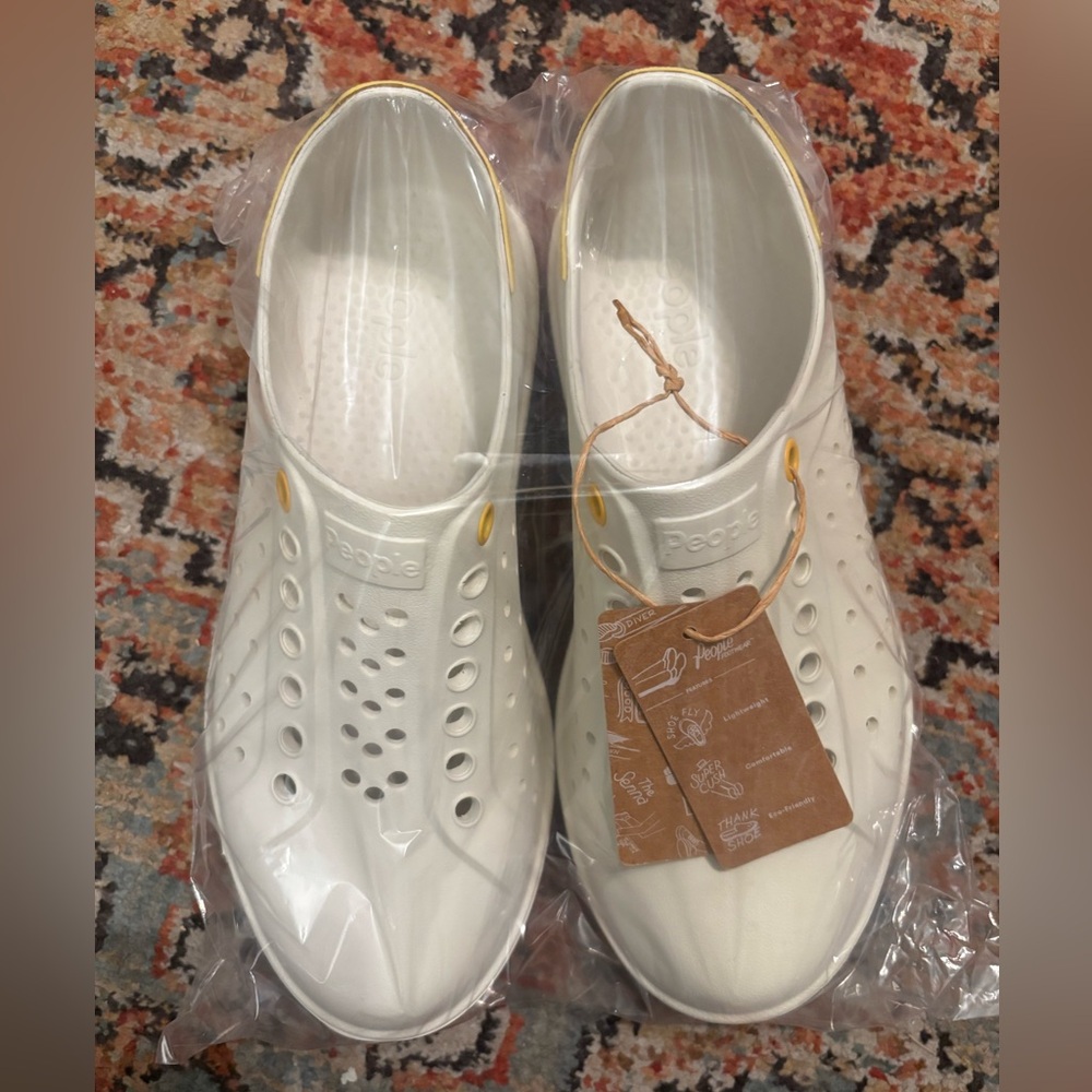 People Women's White Casual Shoes